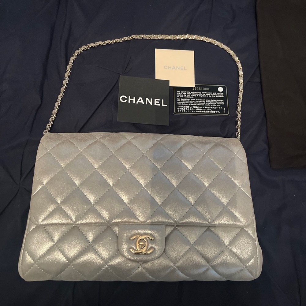 Chanel clutch with chain